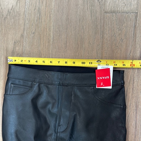 NWT SPANX Leather Like Ankle Skinny Pants Luxe Black Size Large - Picture 12 of 12